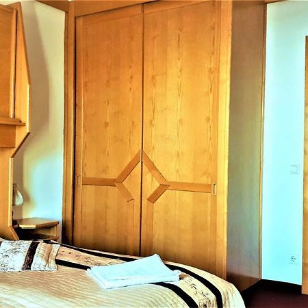 Hotel Alpinum Трефен Екстериор снимка