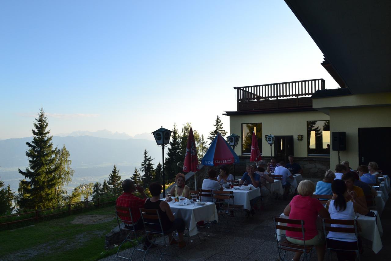 Hotel Alpinum Трефен Екстериор снимка