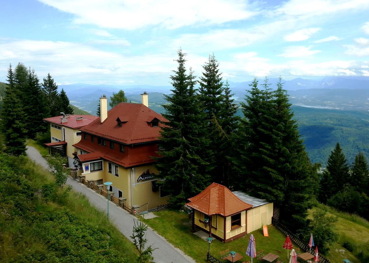 Hotel Alpinum Трефен Екстериор снимка