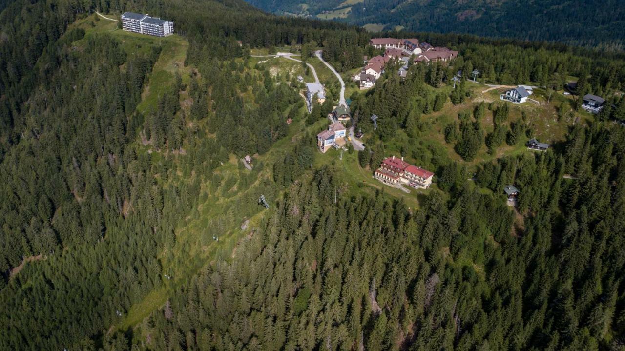 Hotel Alpinum Трефен Екстериор снимка